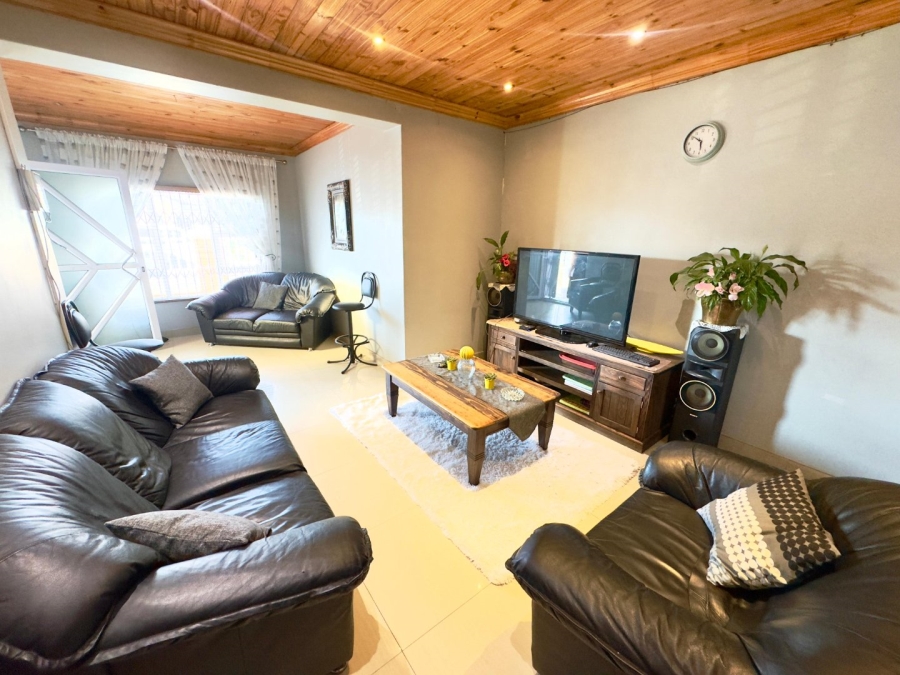  Bedroom Property for Sale in Steenberg Western Cape